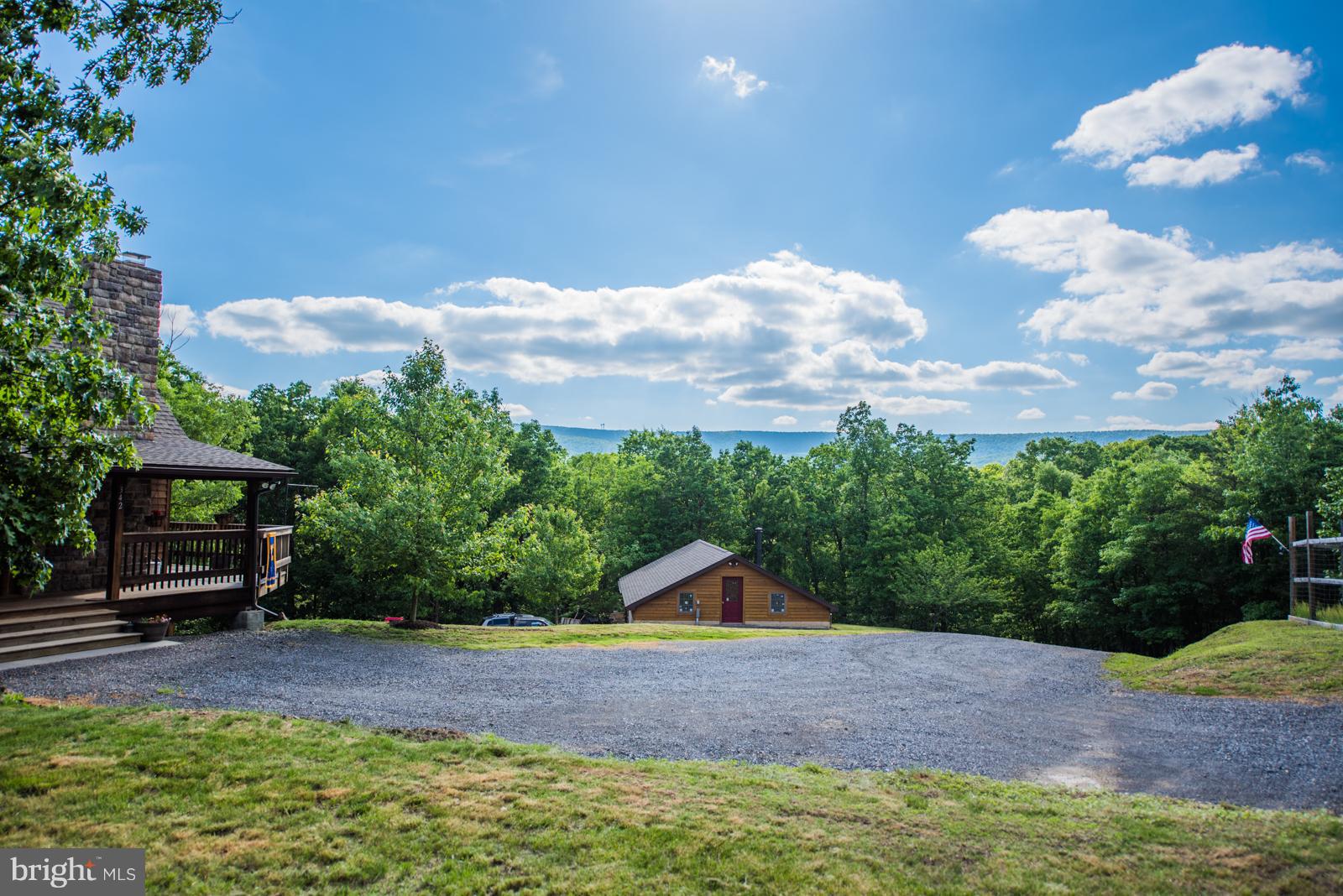 COLONIAL VILLAGE - Residential