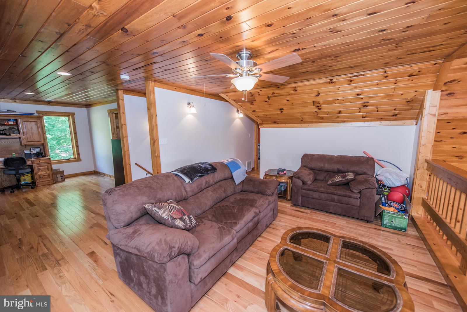 COLONIAL VILLAGE - Residential