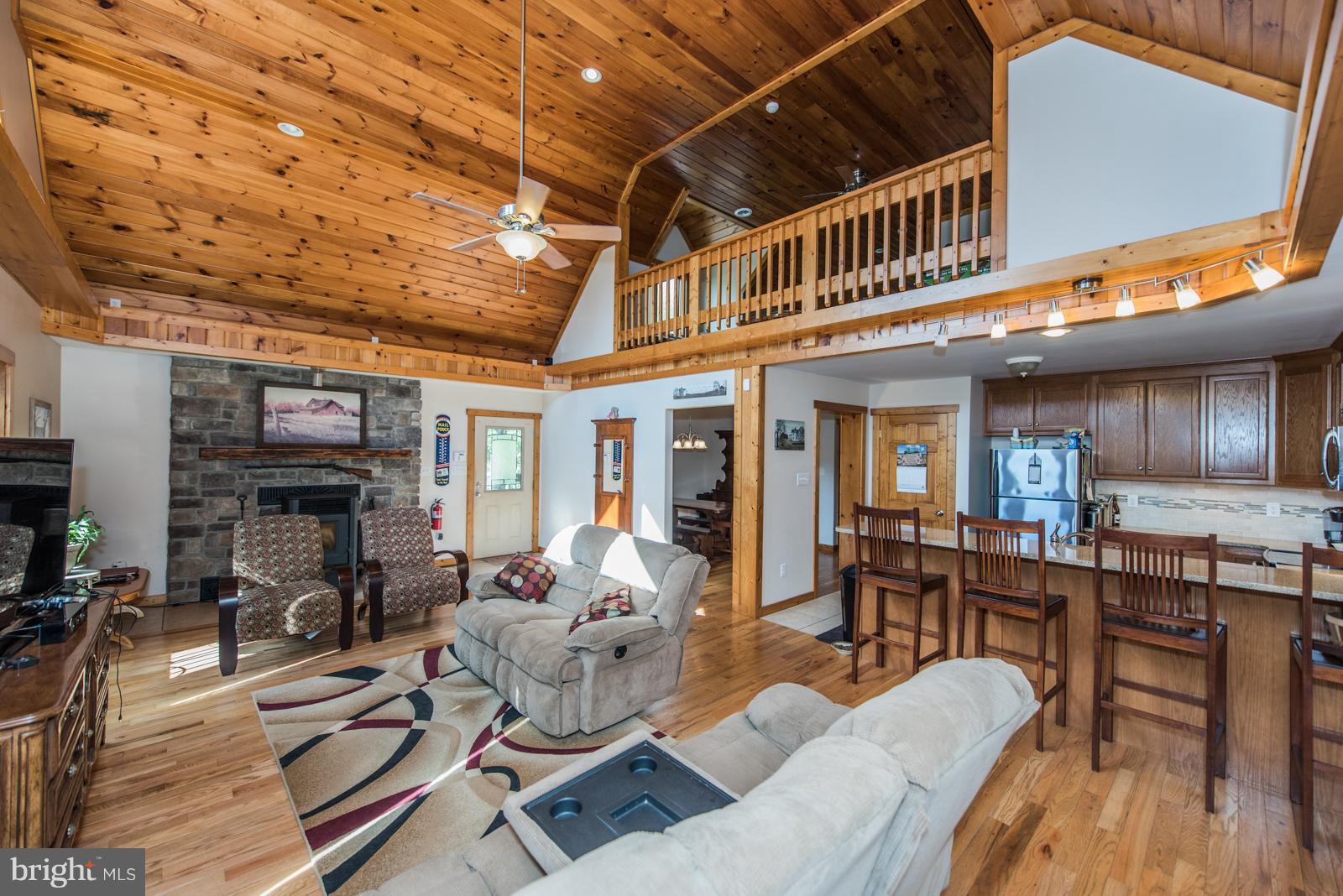 COLONIAL VILLAGE - Residential