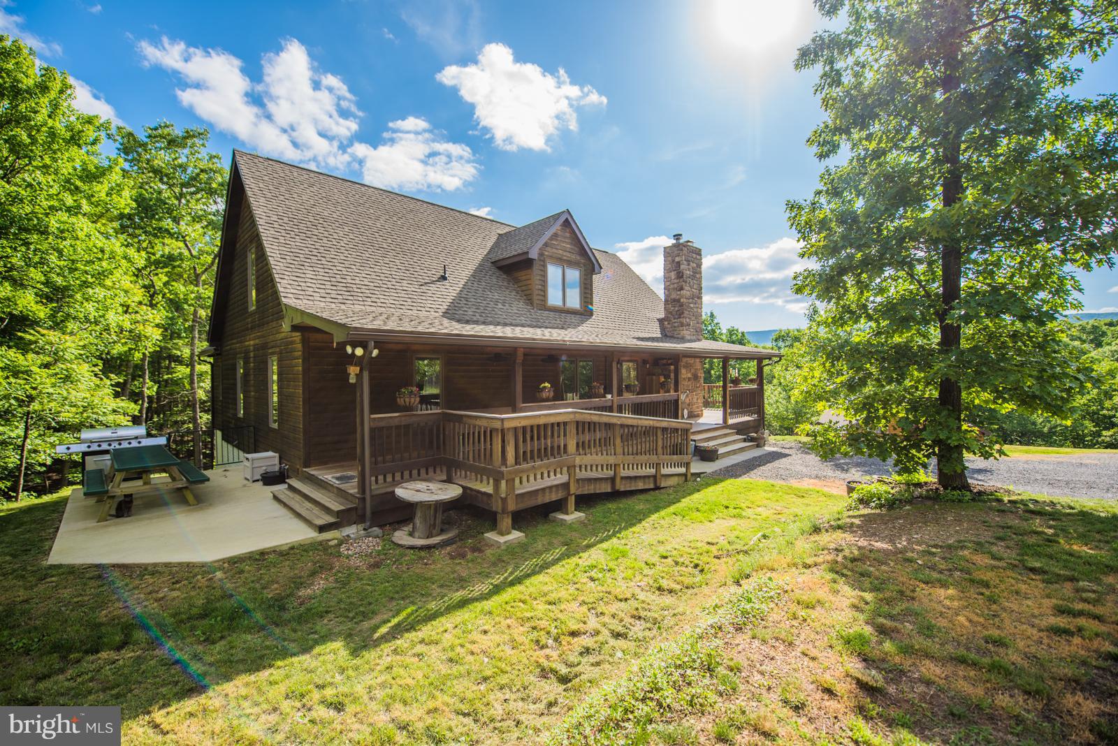 COLONIAL VILLAGE - Residential