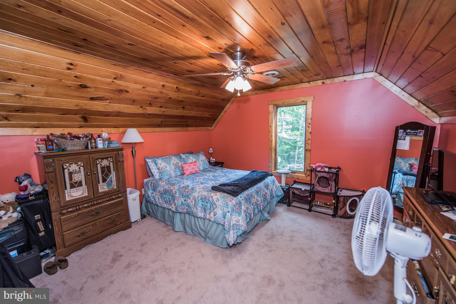 COLONIAL VILLAGE - Residential