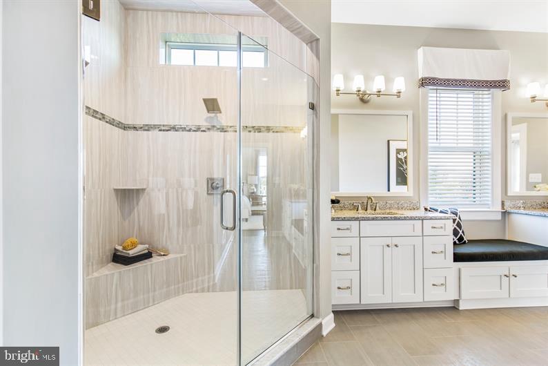 WAYNE GLEN - Residential