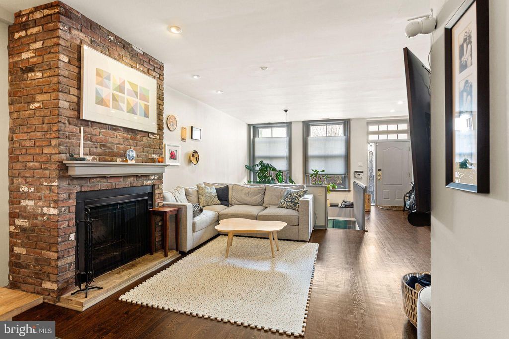 Photo of 3 Willings Alley Mews, PHILADELPHIA, PA 19106 (MLS # PAPH2600510)