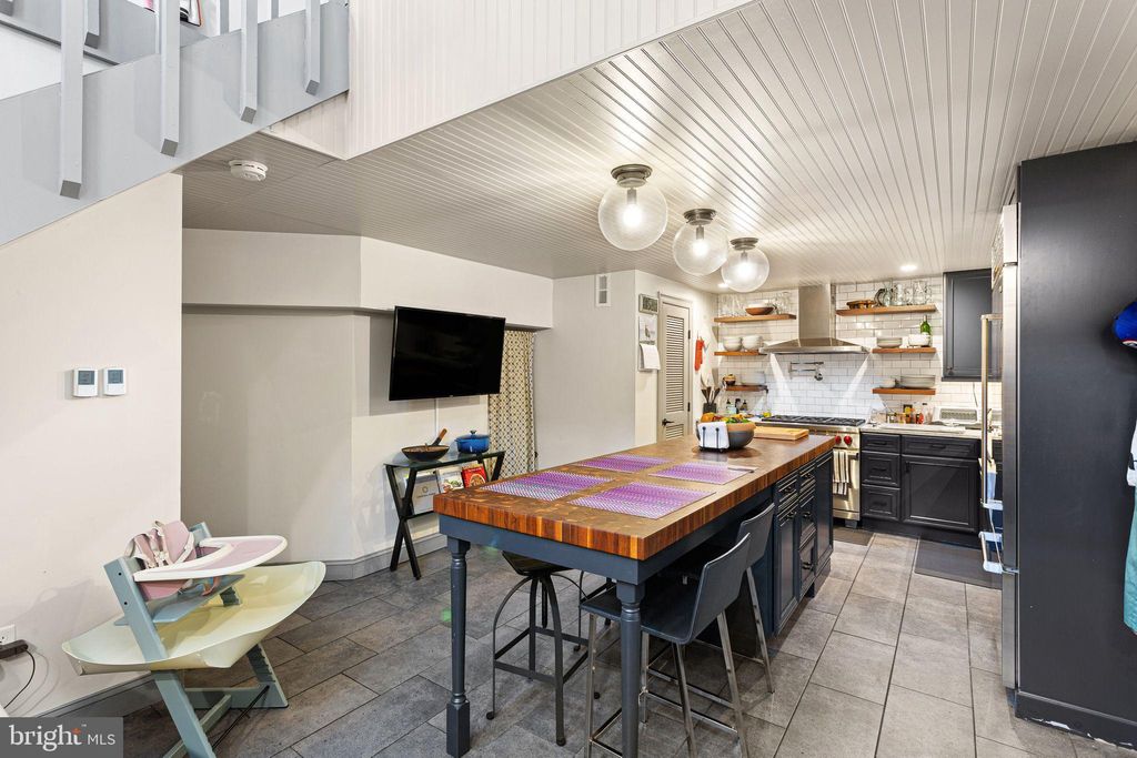 Photo of 3 Willings Alley Mews, PHILADELPHIA, PA 19106 (MLS # PAPH2600510)