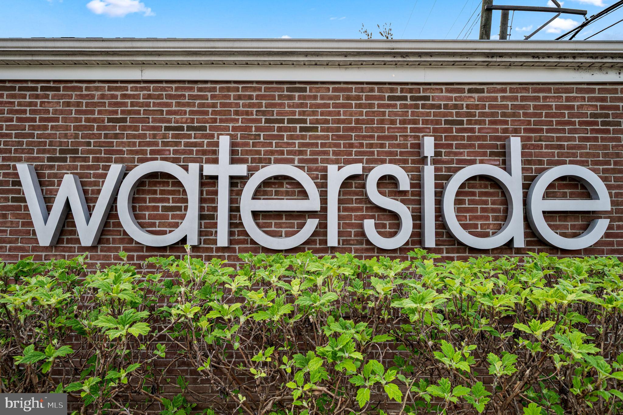 WATERSIDE - Residential