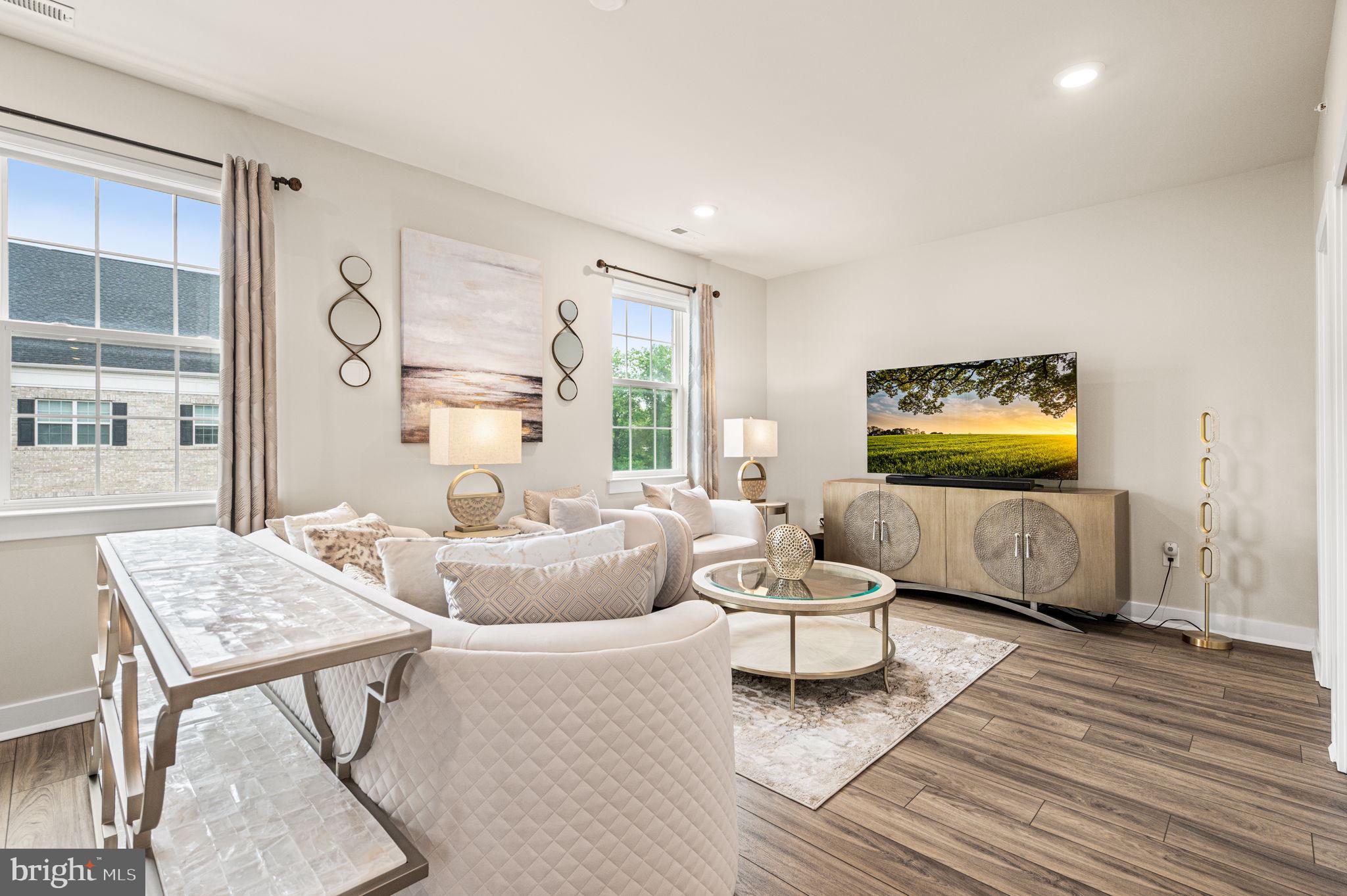 WATERSIDE - Residential