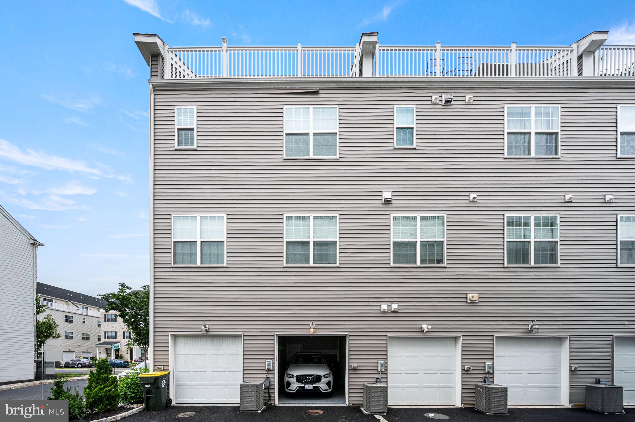 WATERSIDE - Residential