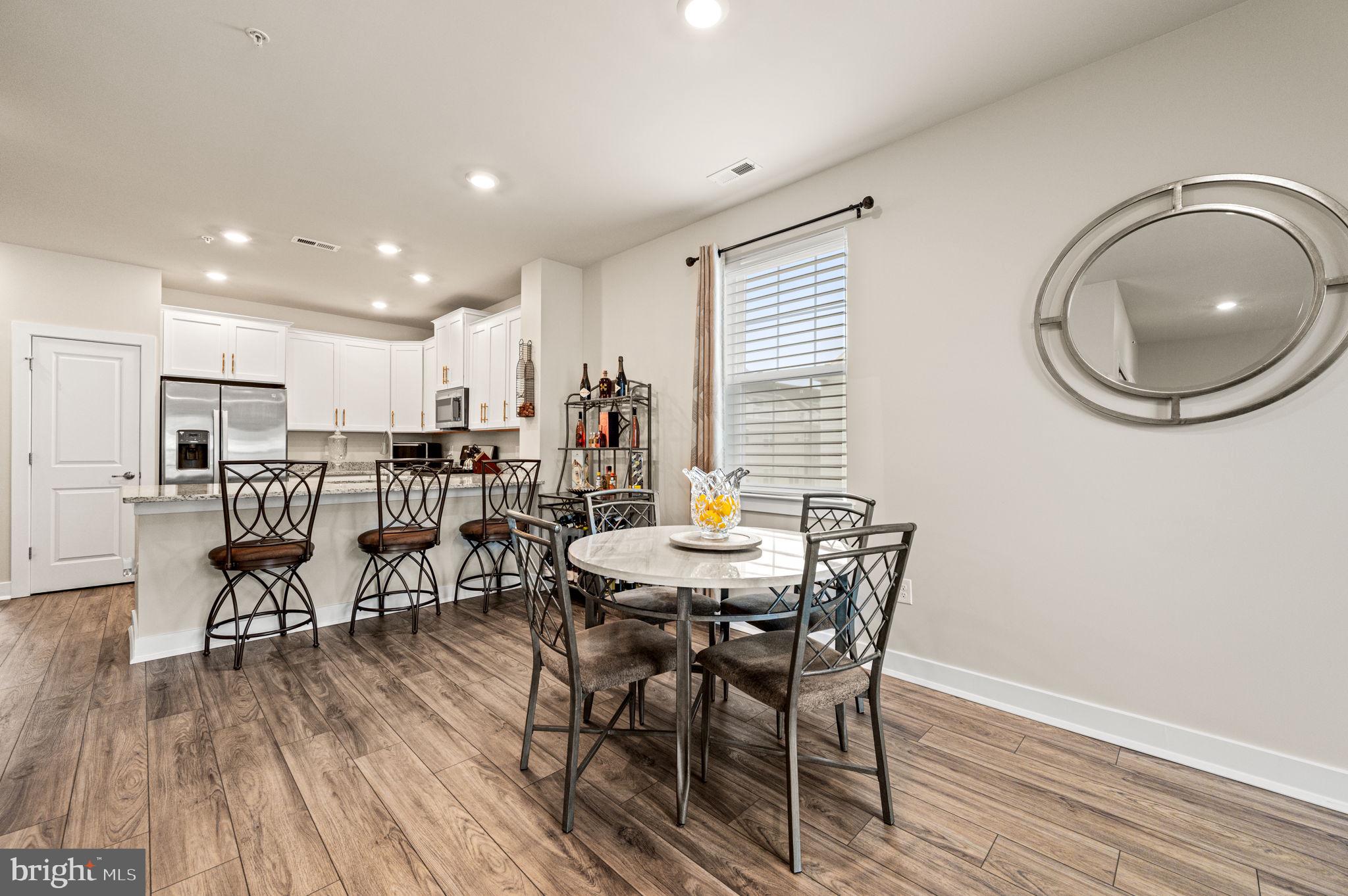 WATERSIDE - Residential