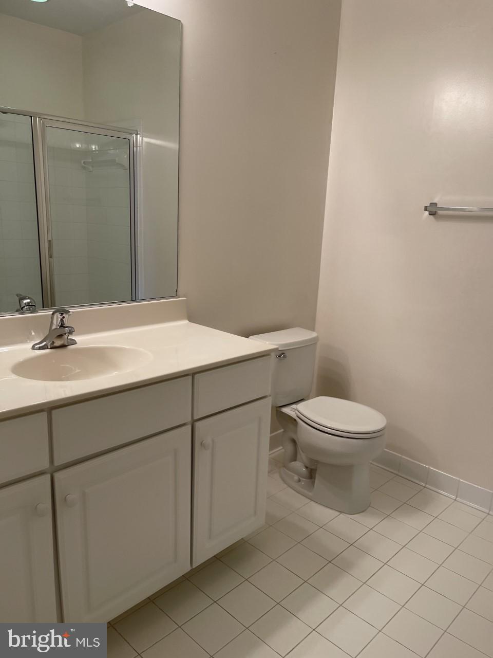 POTOMAC POINTE CONDOMINI - Residential Lease