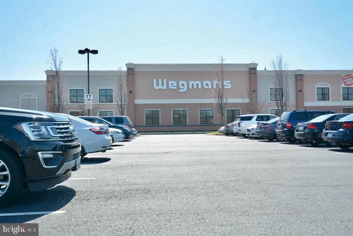 POTOMAC POINTE CONDOMINI - Residential Lease