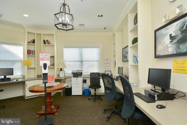 POTOMAC POINTE CONDOMINI - Residential Lease