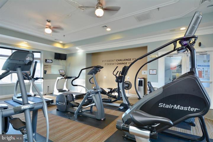 POTOMAC POINTE CONDOMINI - Residential Lease