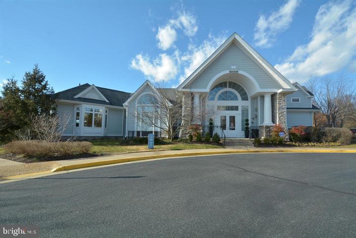 POTOMAC POINTE CONDOMINI - Residential Lease