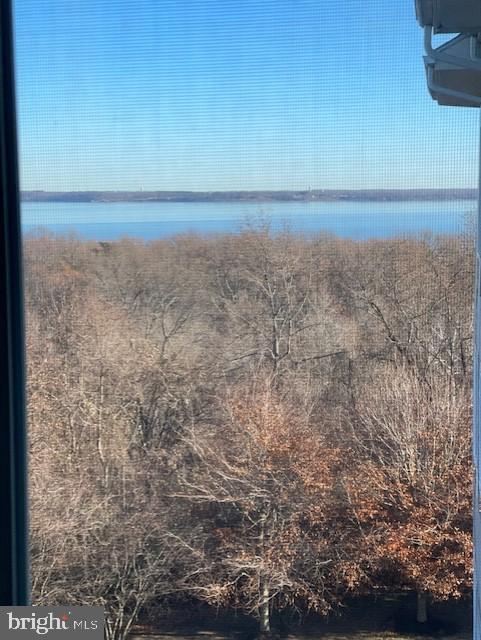 POTOMAC POINTE CONDOMINI - Residential Lease