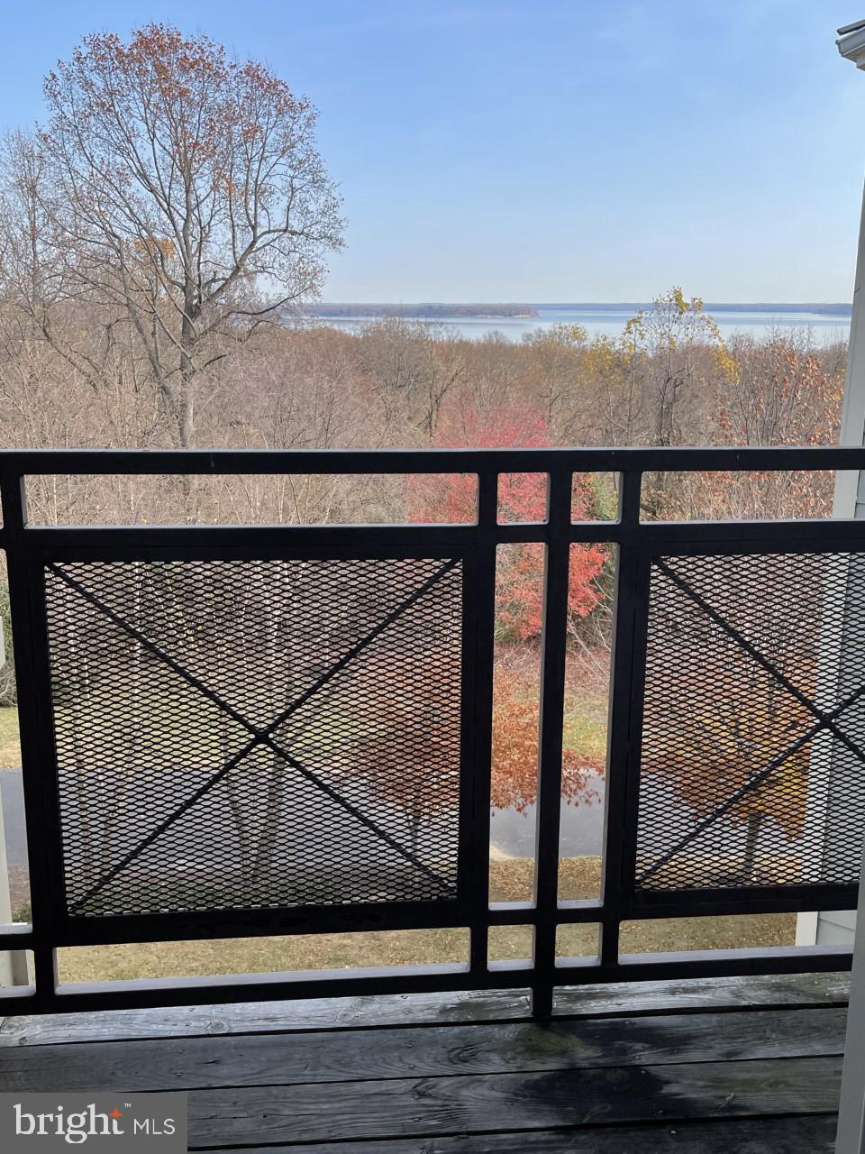 POTOMAC POINTE CONDOMINI - Residential Lease