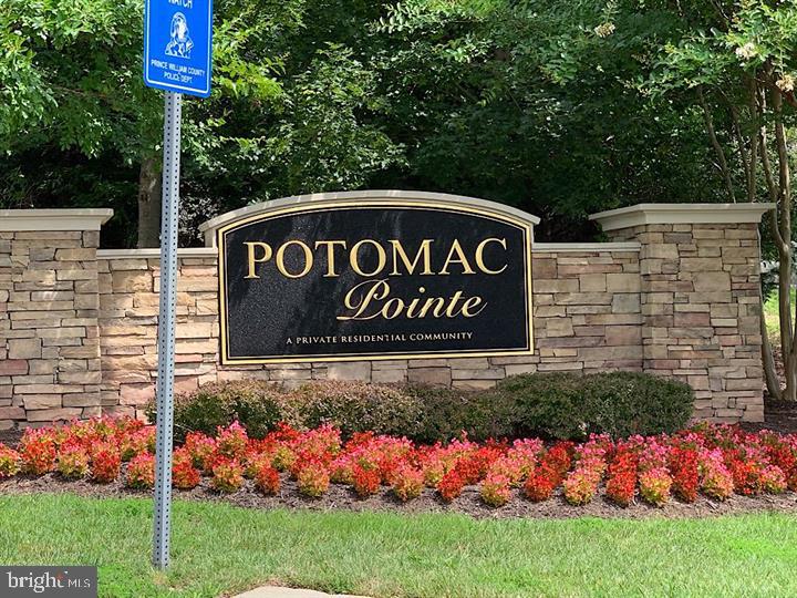 POTOMAC POINTE CONDOMINI - Residential Lease