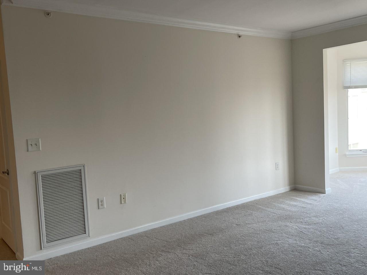 POTOMAC POINTE CONDOMINI - Residential Lease