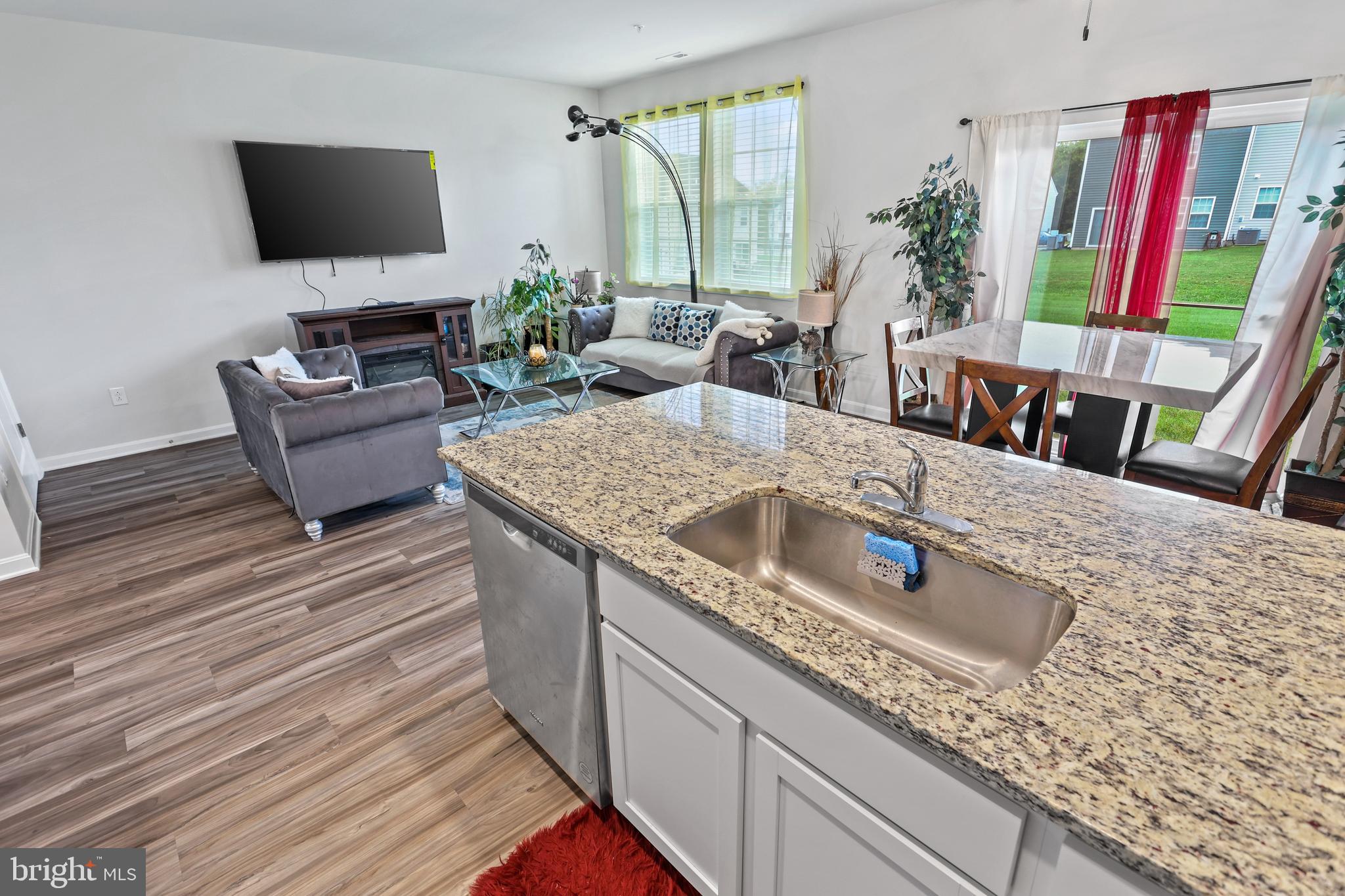 LOCUST RUN - Residential