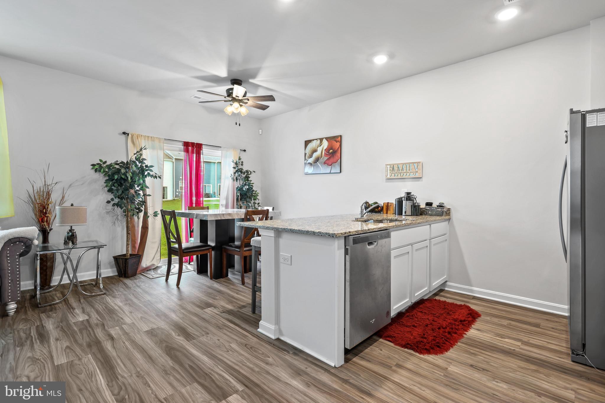 LOCUST RUN - Residential