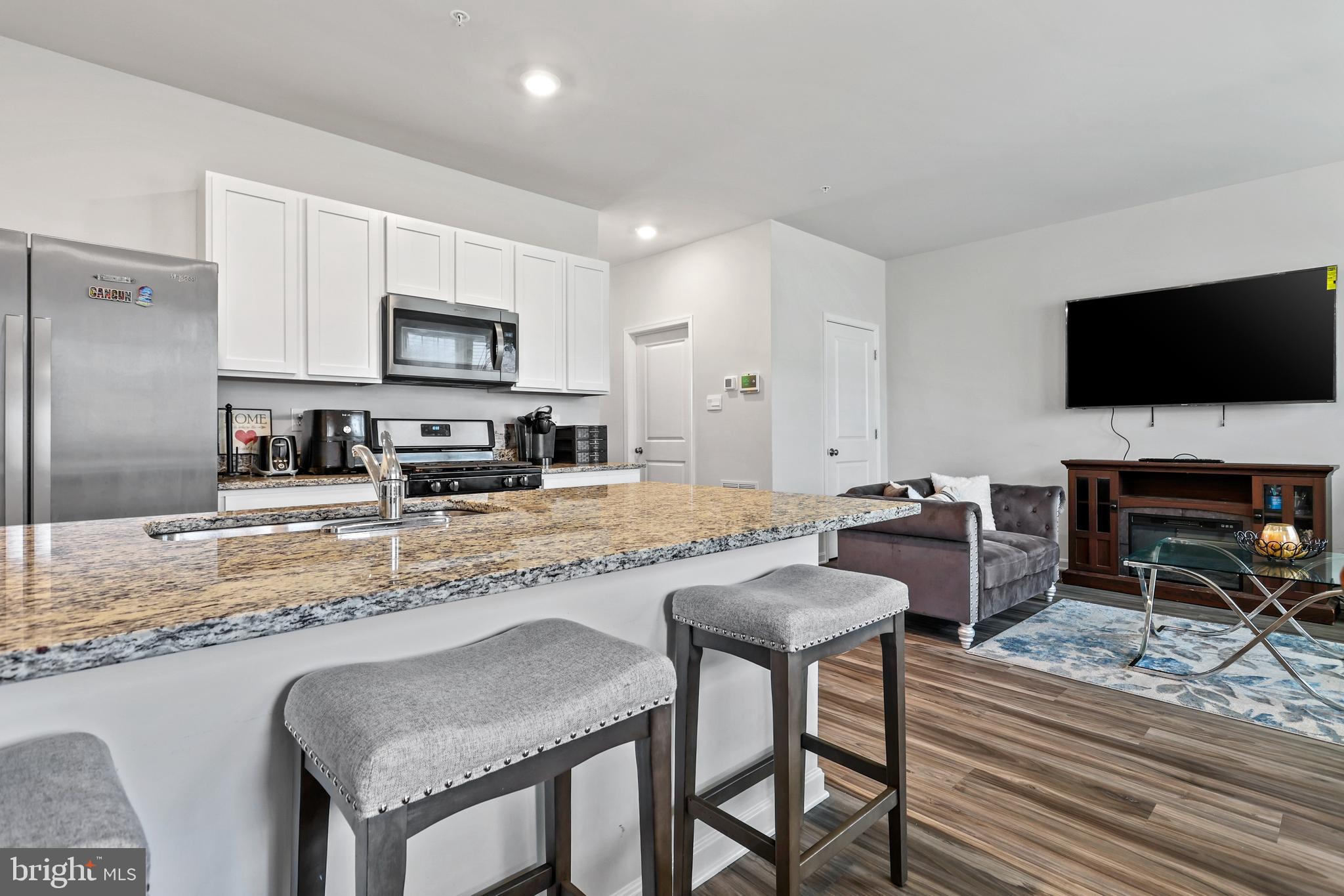 LOCUST RUN - Residential