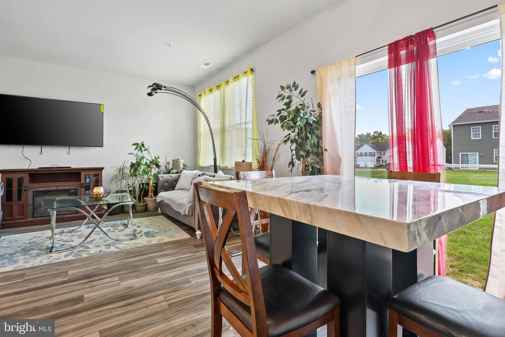 LOCUST RUN - Residential