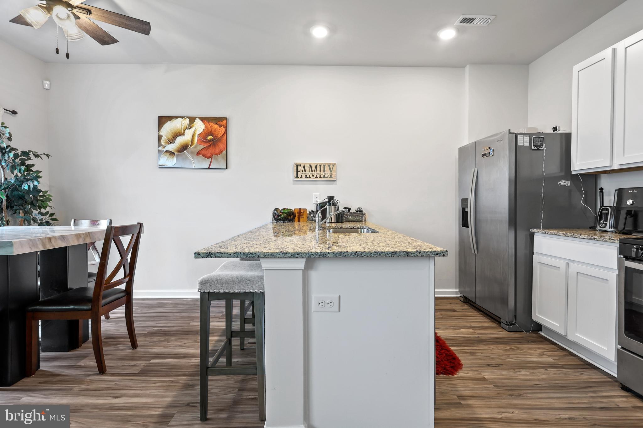 LOCUST RUN - Residential