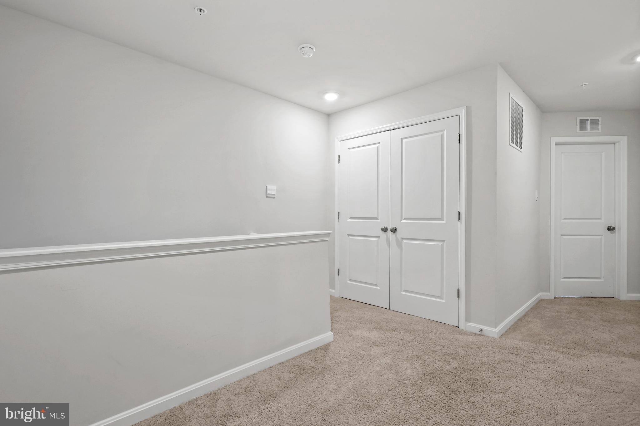 LOCUST RUN - Residential