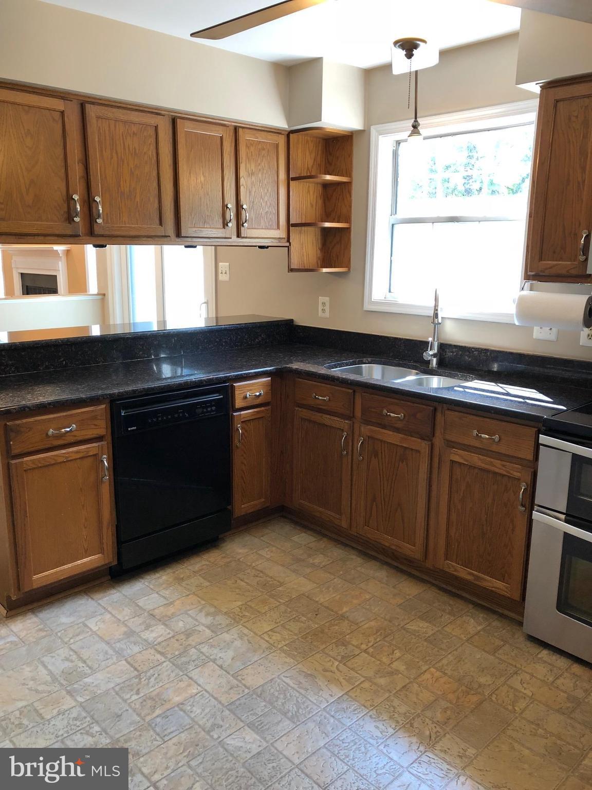 STONE HILL ESTATES - Residential Lease