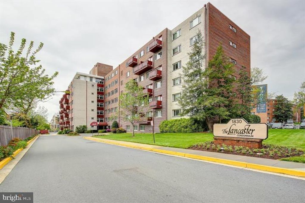 Photo of 1830 Columbia Pike #601, ARLINGTON, VA 22204 (MLS # VAAR2063346)