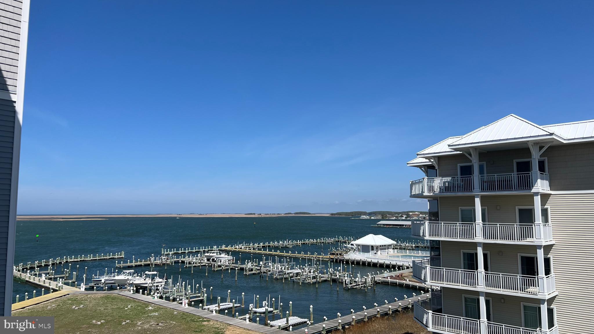 HARBOUR LIGHT CONDOS - Residential