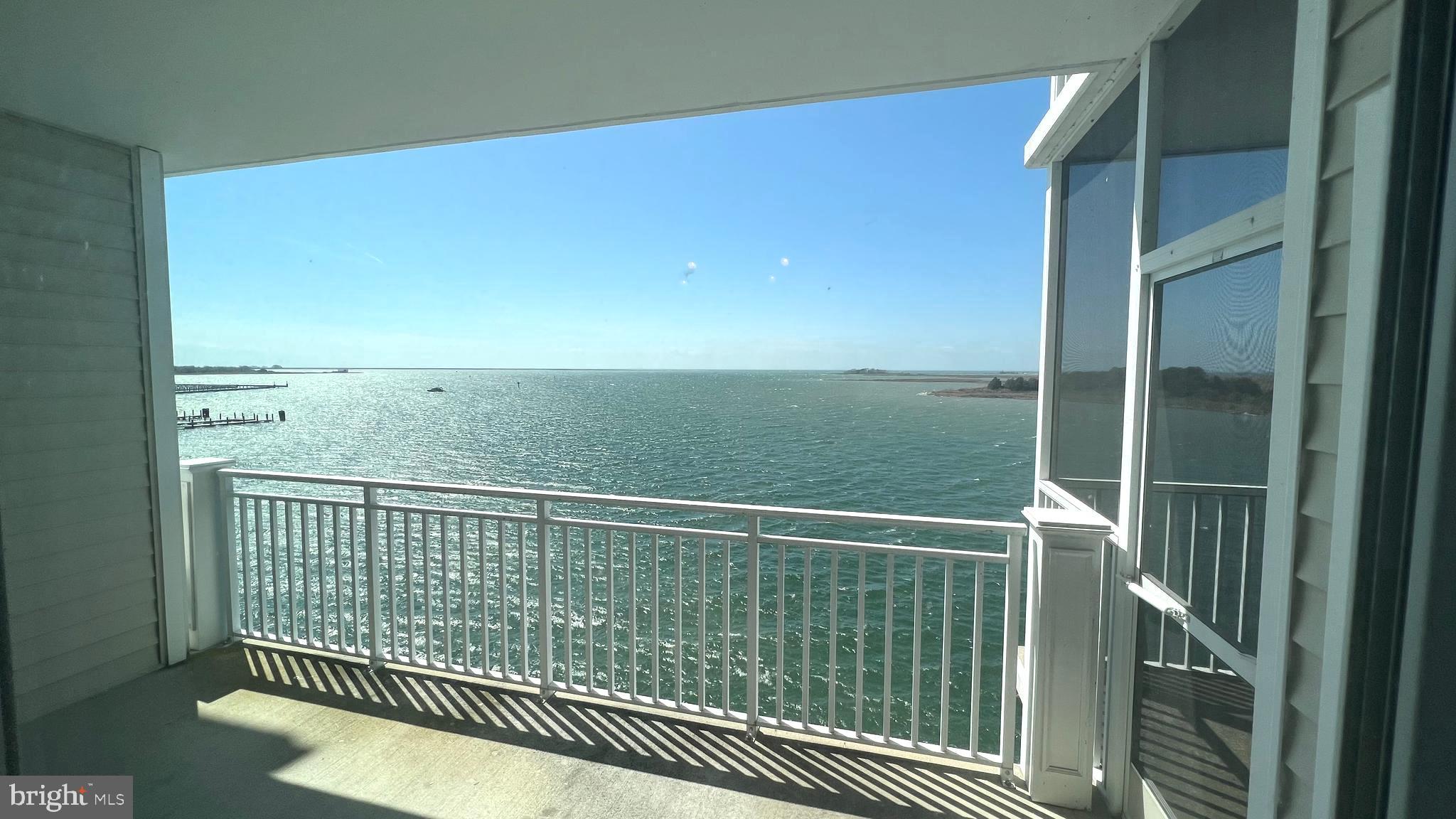 HARBOUR LIGHT CONDOS - Residential