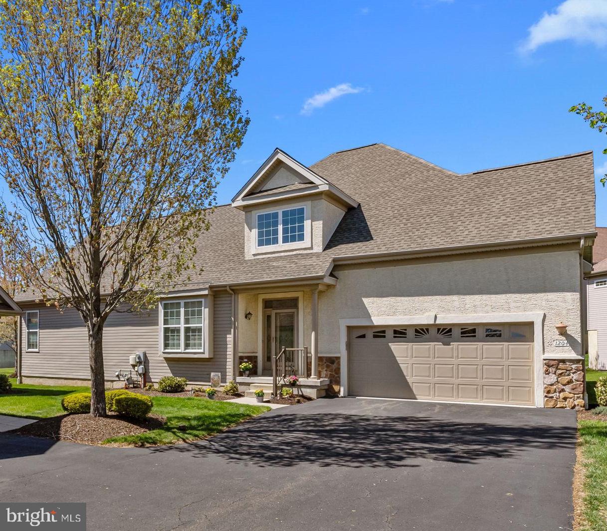 1204 LYNDHURST COURT 81