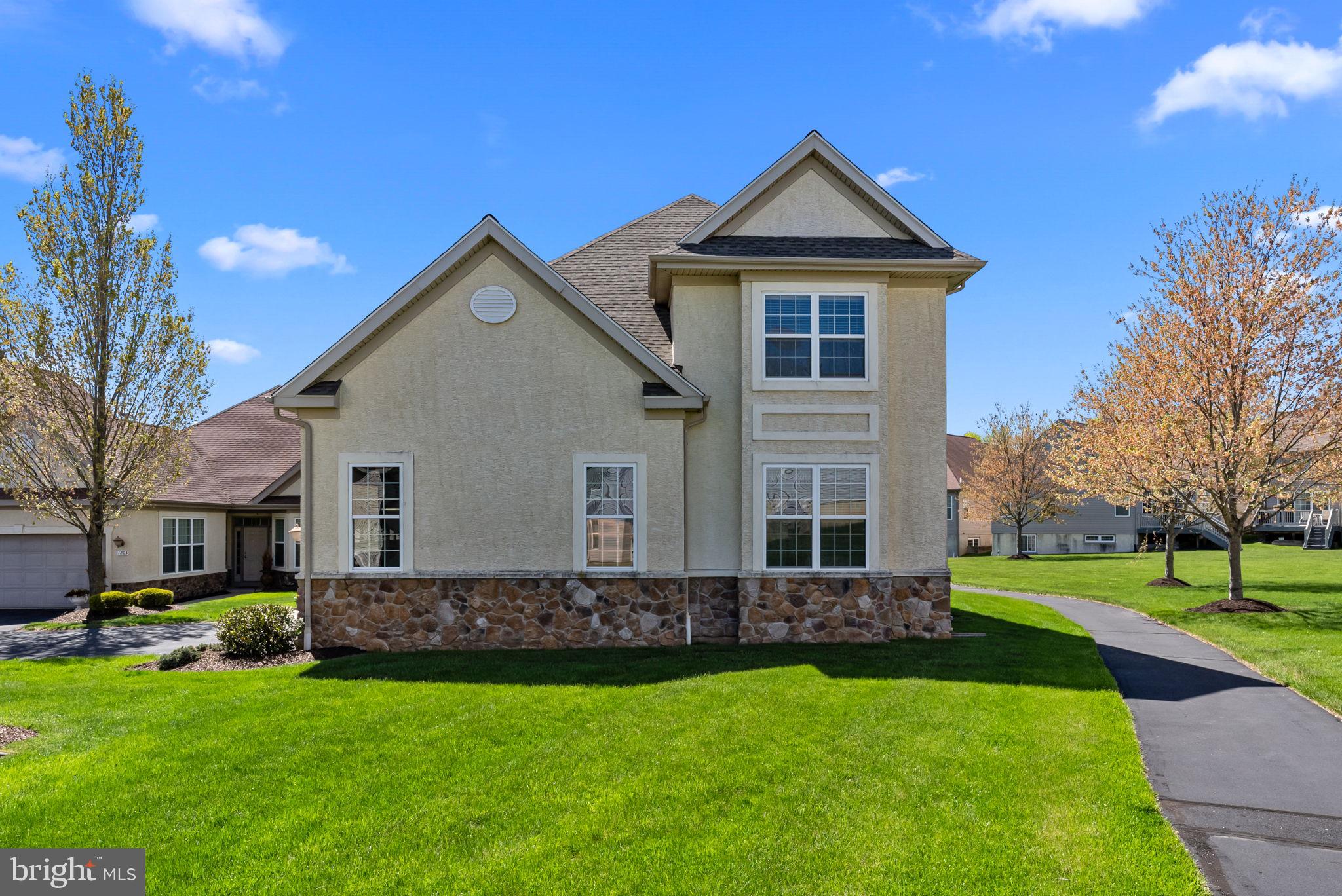 1204 LYNDHURST COURT 81