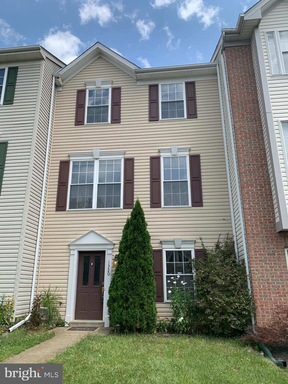 RIDGE COMMONS - Residential