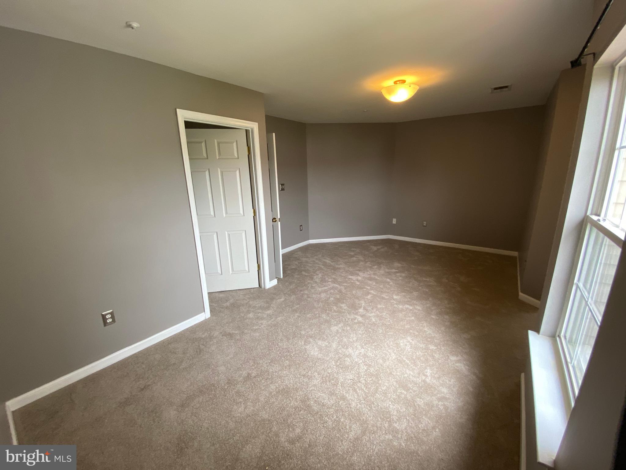 RIDGE COMMONS - Residential