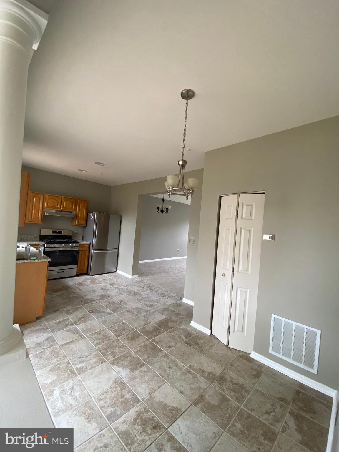 RIDGE COMMONS - Residential