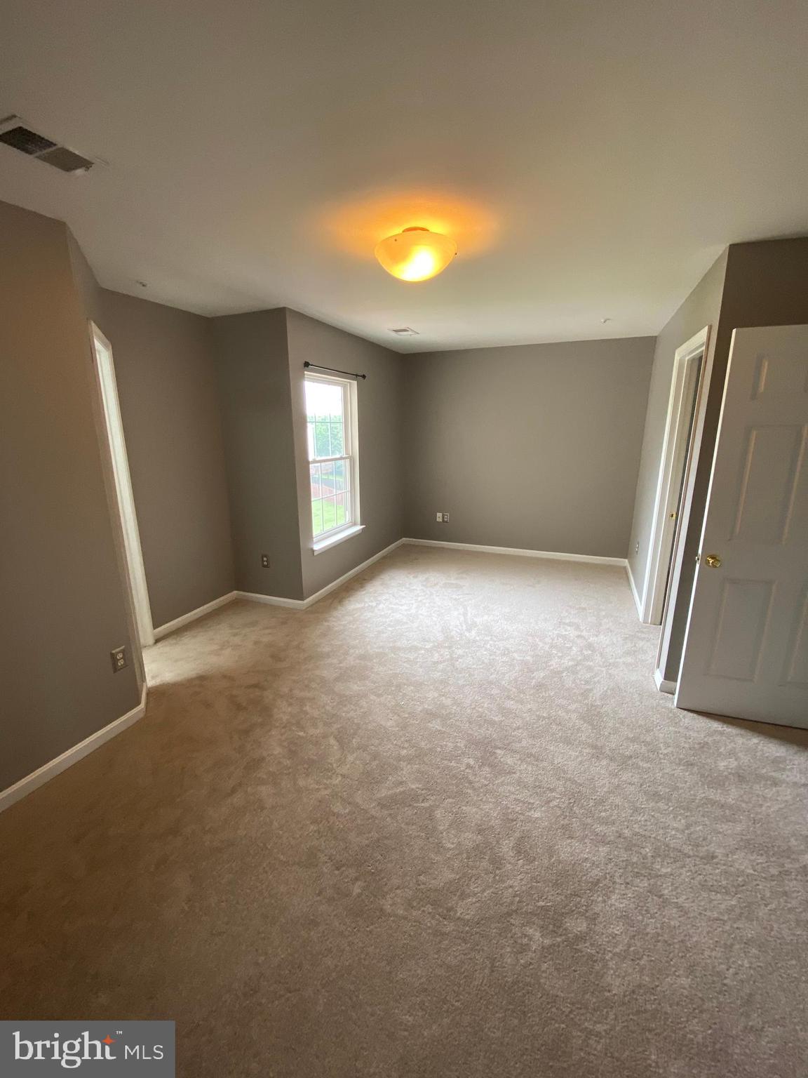 RIDGE COMMONS - Residential