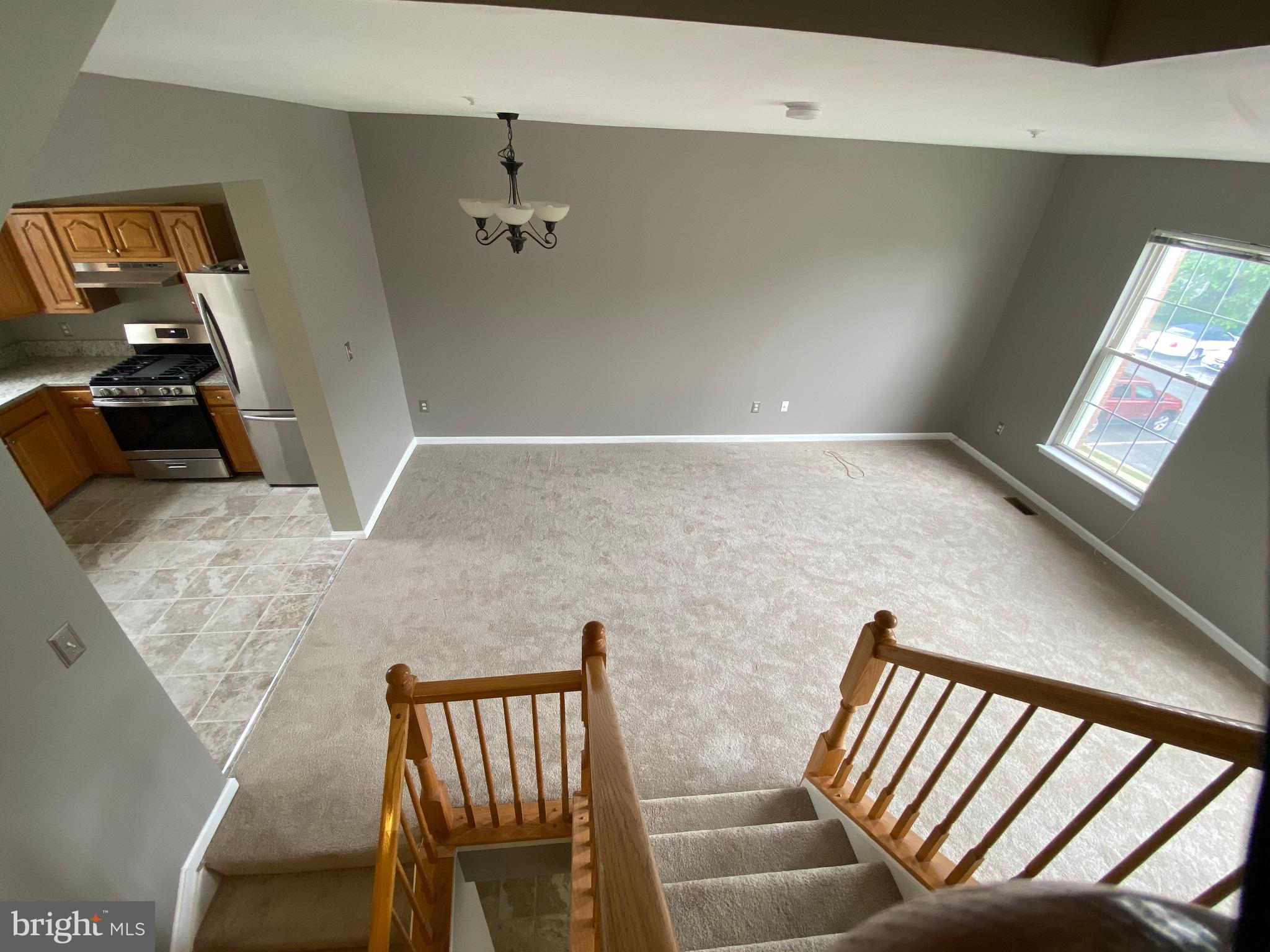 RIDGE COMMONS - Residential