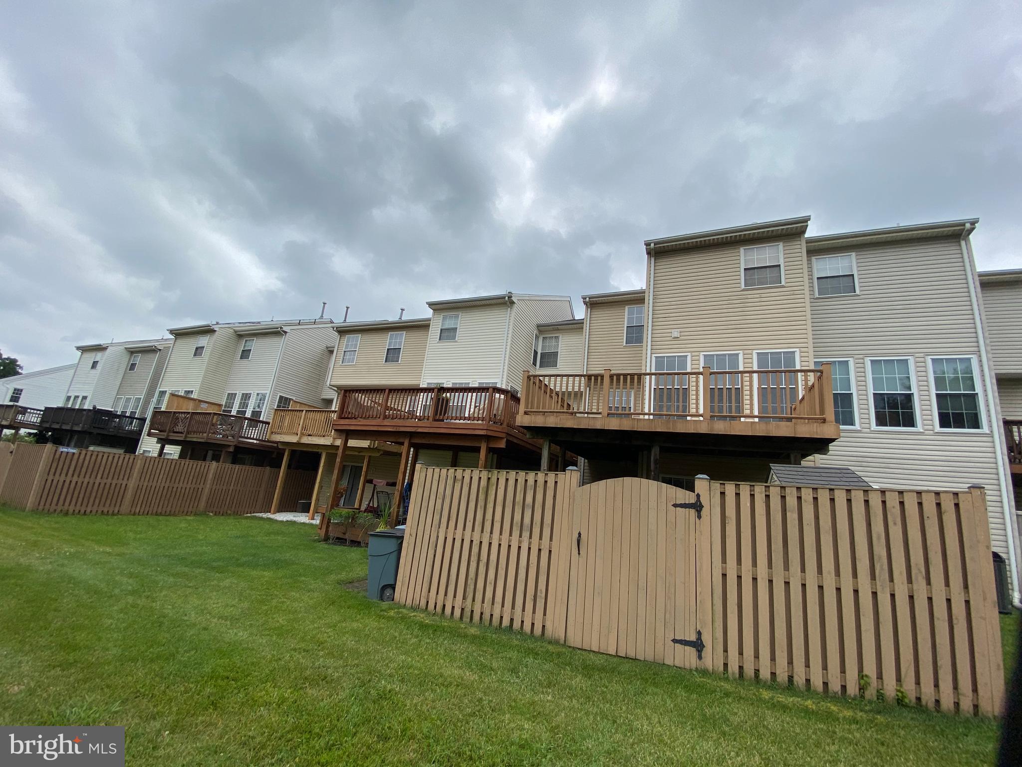 RIDGE COMMONS - Residential