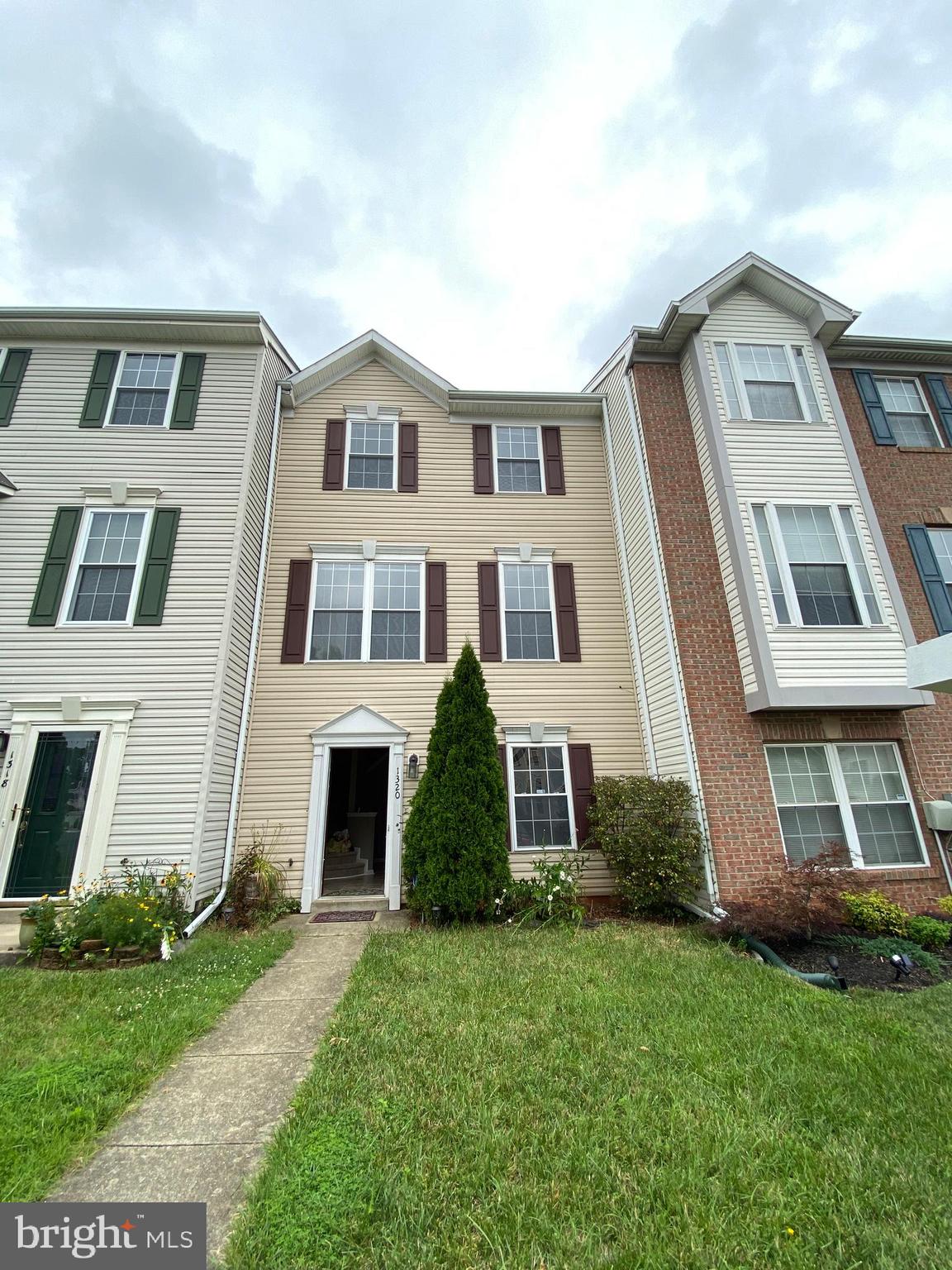 RIDGE COMMONS - Residential