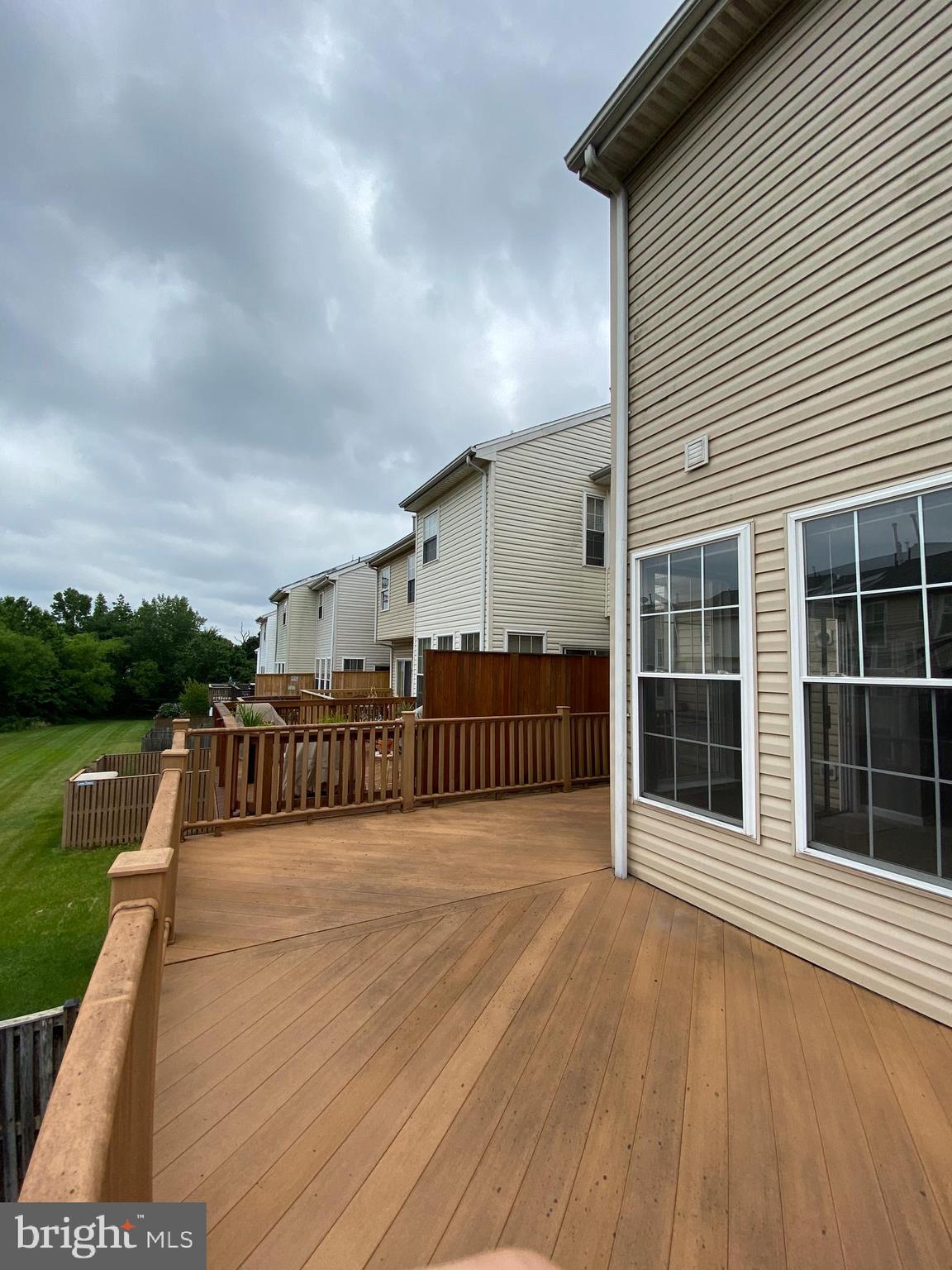 RIDGE COMMONS - Residential