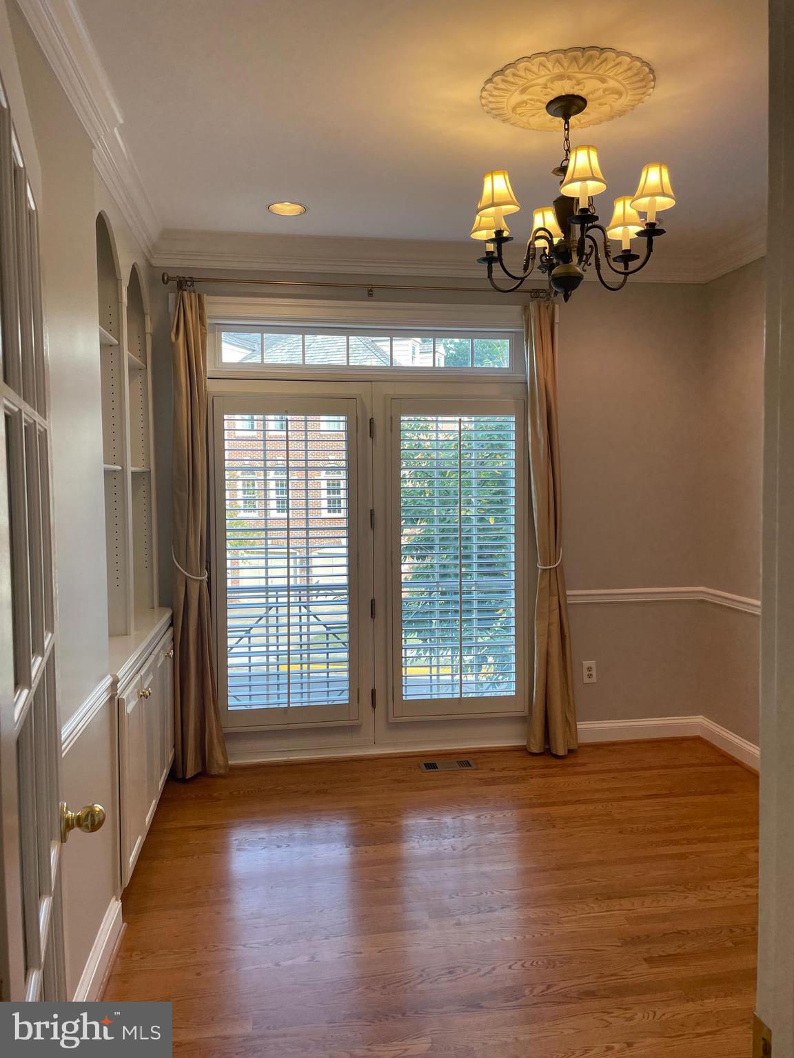 COURTHOUSE WOODS - Residential Lease