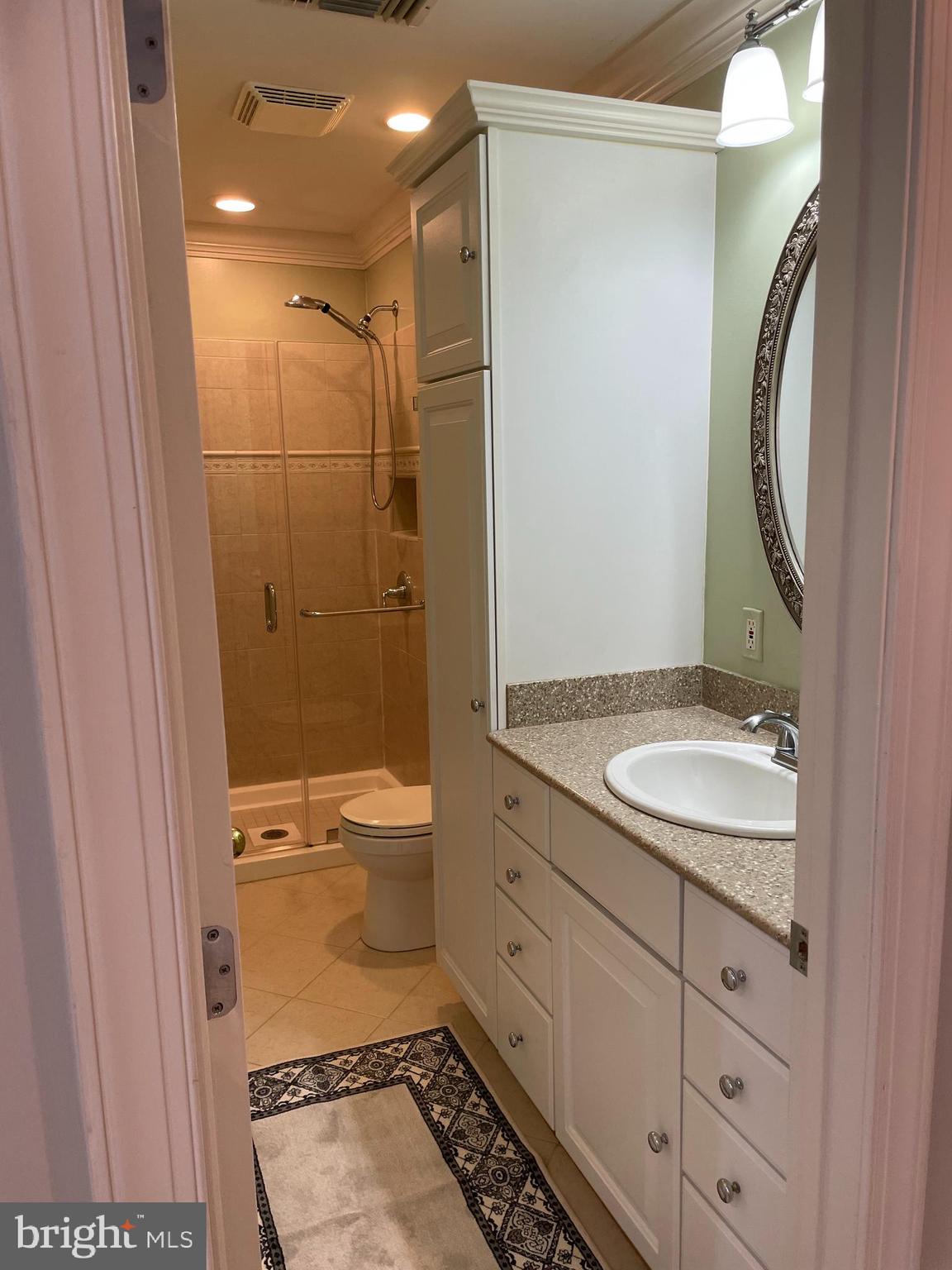 COURTHOUSE WOODS - Residential Lease