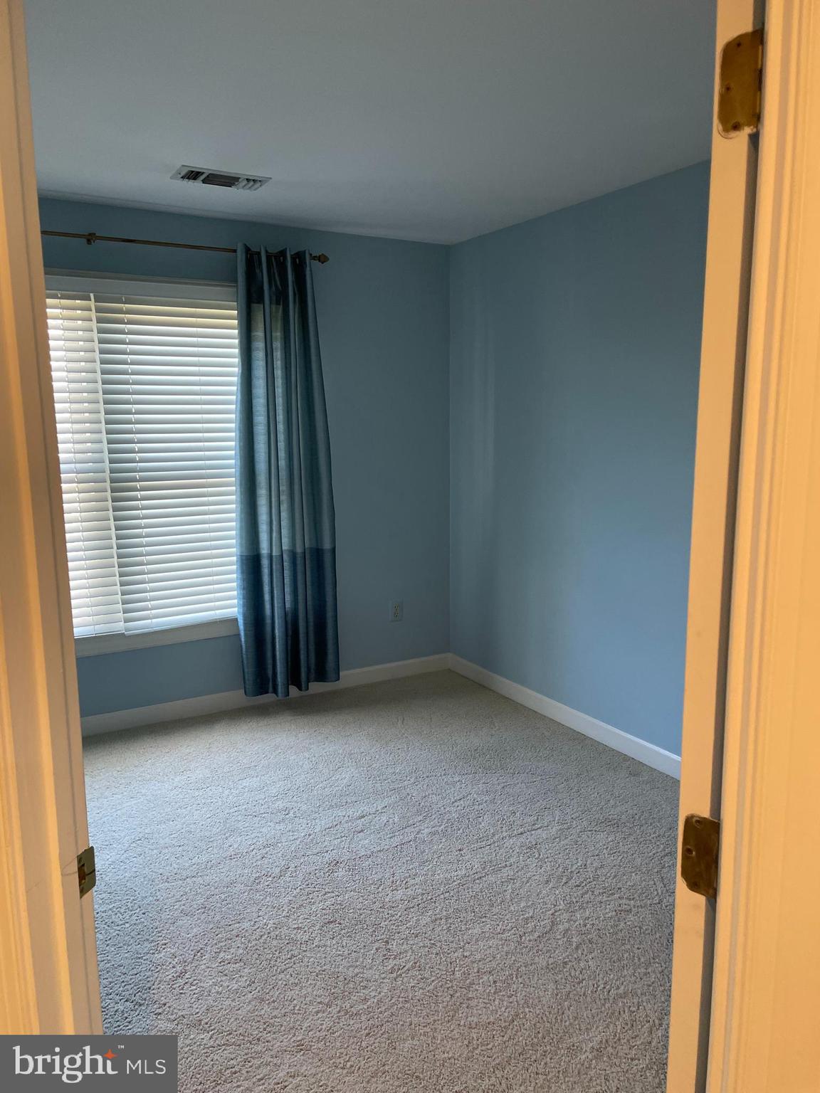 COURTHOUSE WOODS - Residential Lease