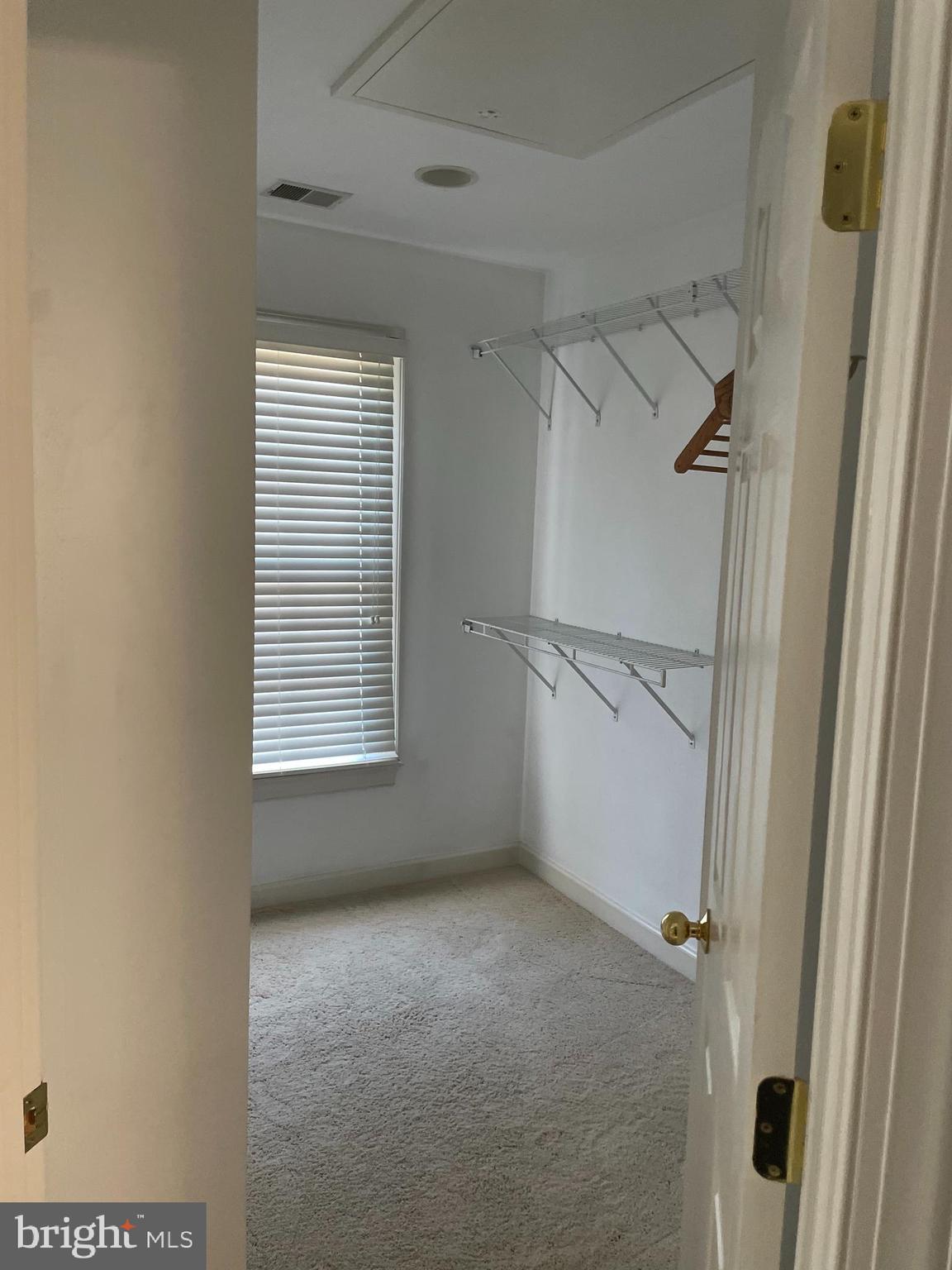 COURTHOUSE WOODS - Residential Lease