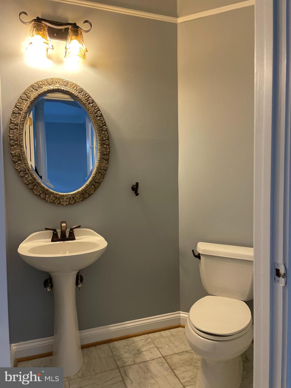 COURTHOUSE WOODS - Residential Lease