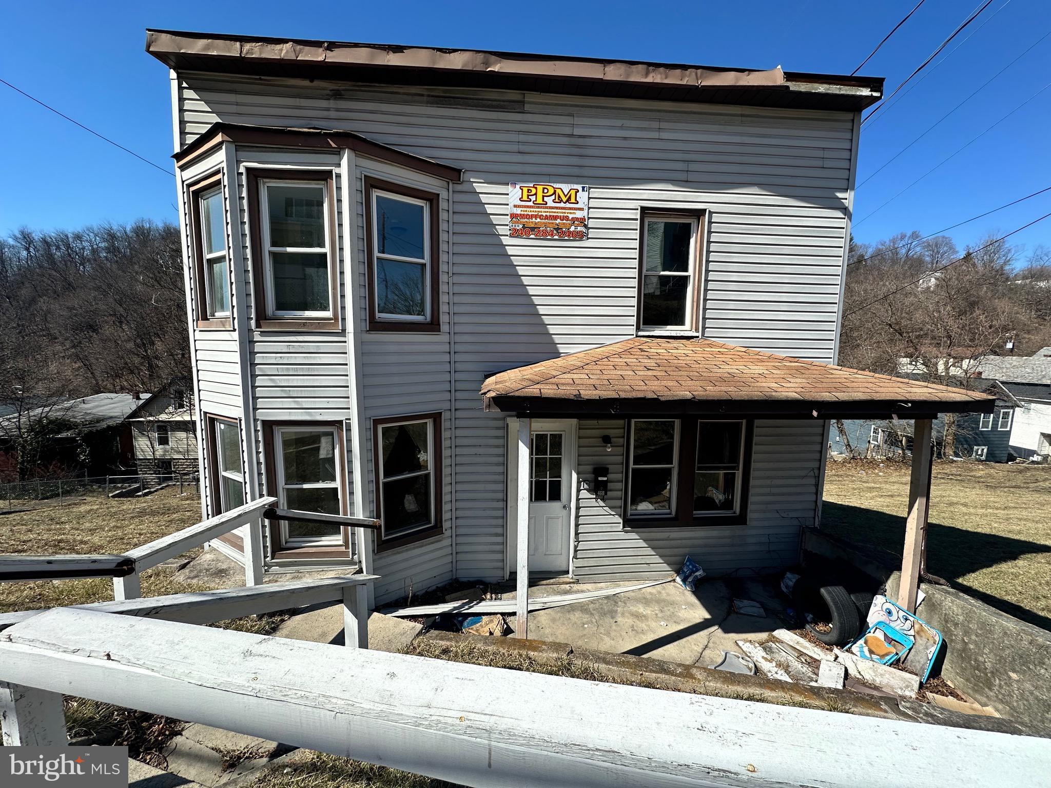 !!INVESTOR ALERT!! All reasonable offers will be considered.
Seller has a 5-property portfolio available for $189,900.
Sale would include the following addresses 323-325 Springdale (Duplex), 105 Springdale, 27-29 W 1st St (Duplex), 30 W 1st St (Triplex), and 468 Baltimore Ave.
This current property has 3 bedrooms and 1 full bath. It is in need of rehab.