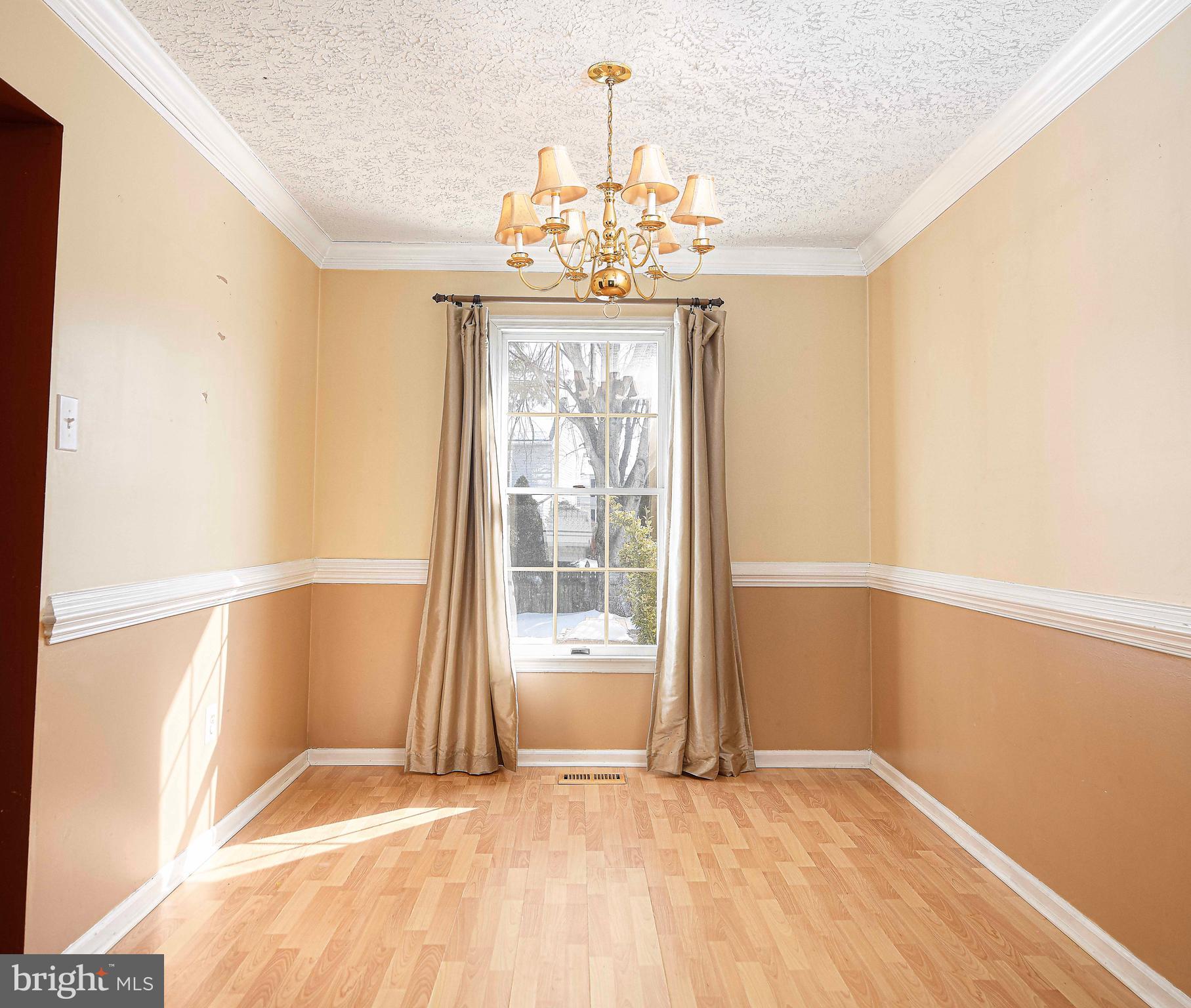 SOUTH HAMPTON - Residential