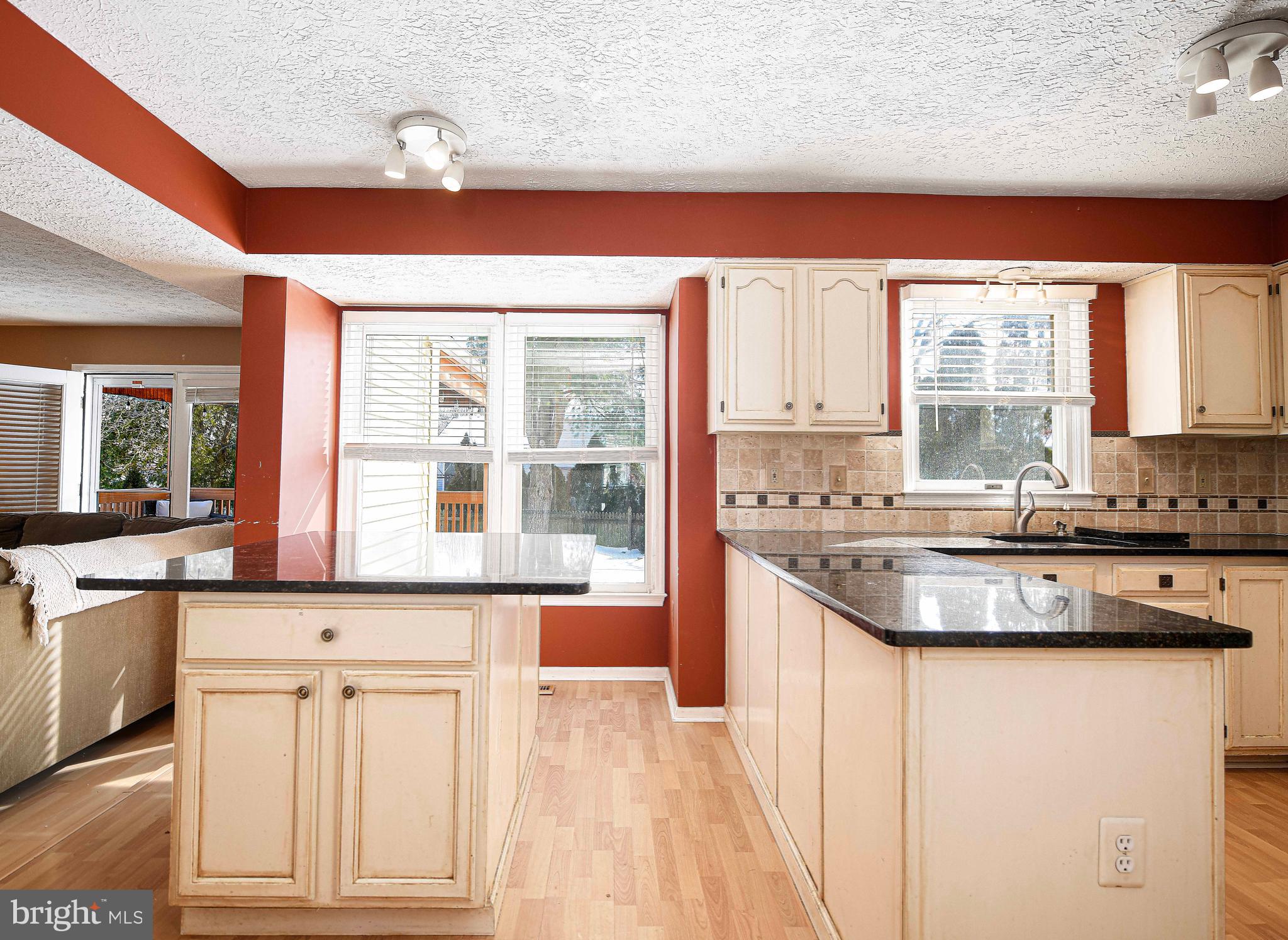 SOUTH HAMPTON - Residential