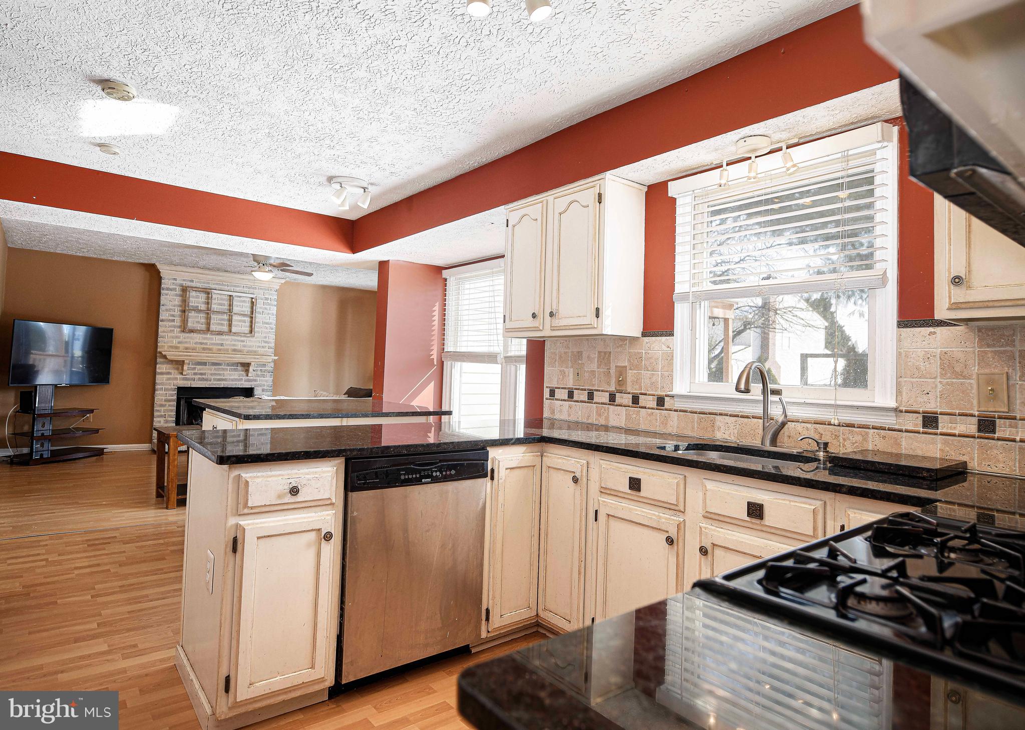 SOUTH HAMPTON - Residential